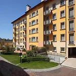 Residenza Carracci מלון דירות
