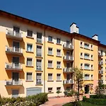 מלון דירות Residenza Carracci 4*