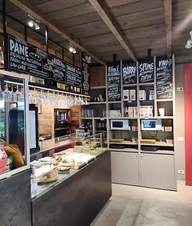 Residenza Carracci Aparthotel 4*