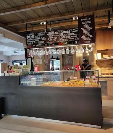 Aparthotel Residenza Carracci 4*