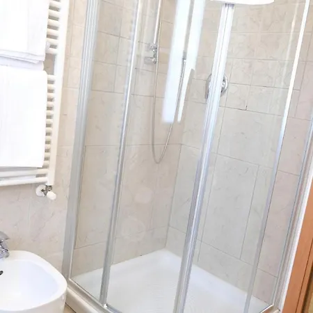 Residenza Carracci Aparthotel 4*