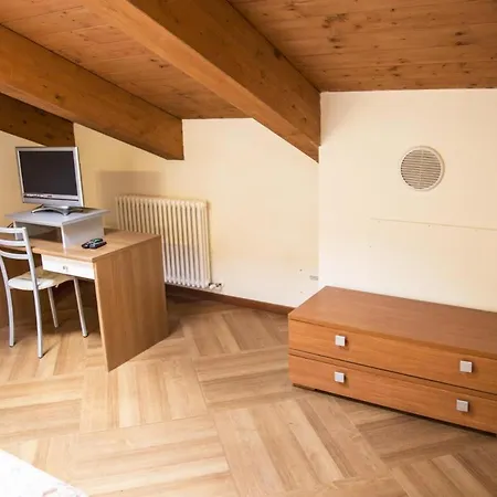 Residenza Carracci Aparthotel 4*