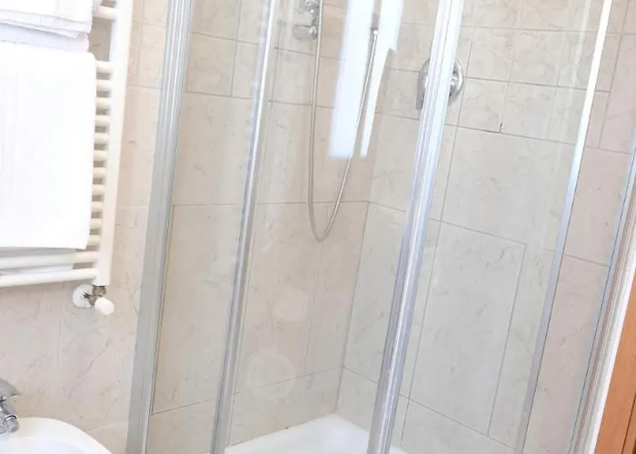 Residenza Carracci מלון דירות 4*