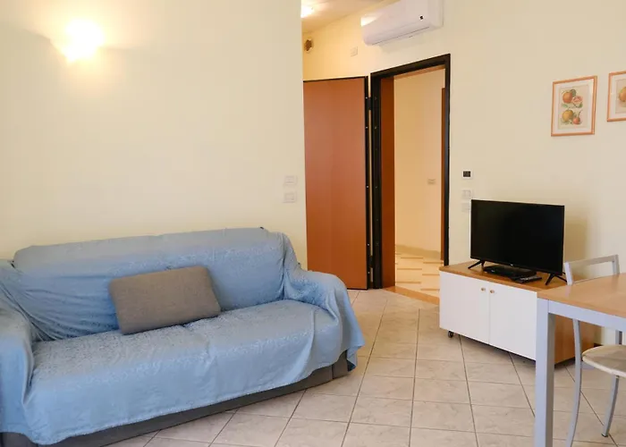 Residenza Carracci מלון דירות 4*