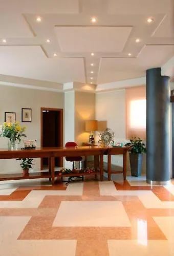 Residenza Carracci 아파트호텔 4*