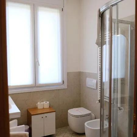 Residenza Carracci 4* בולוניה