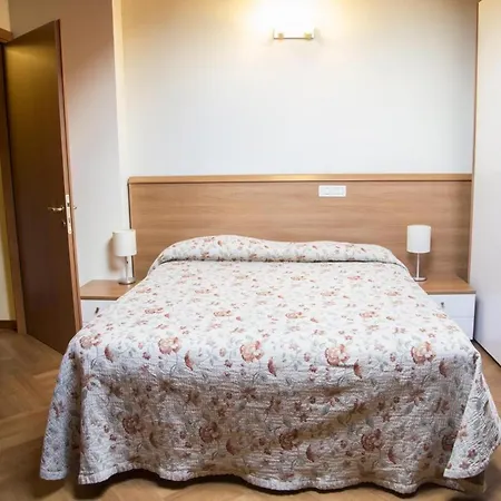 Hotel apartamentowy Residenza Carracci 4*