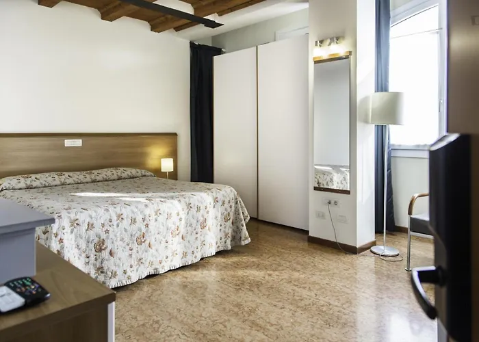 Residenza Carracci 4* Bologna